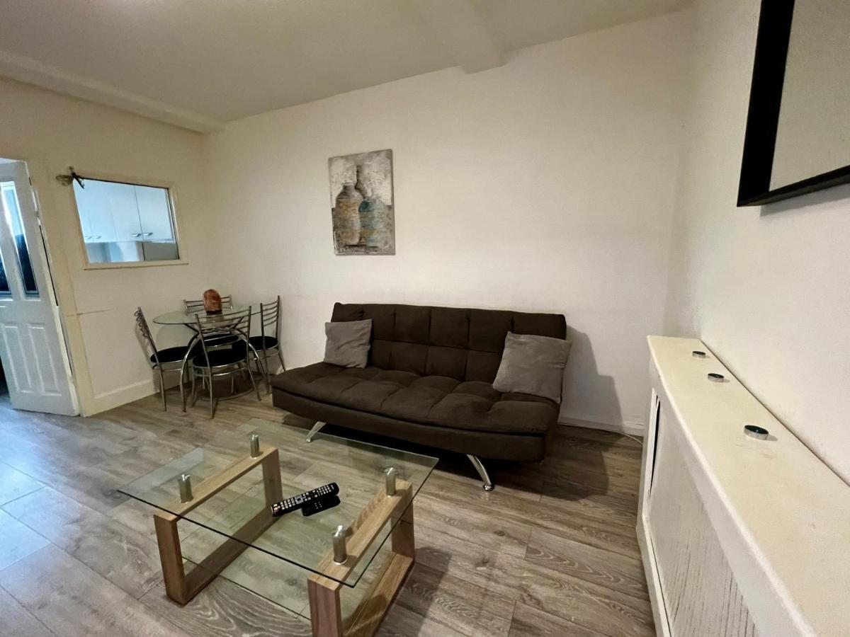 Lovely 2 Bedroom Apartment - Edinburgh City Centre מראה חיצוני תמונה