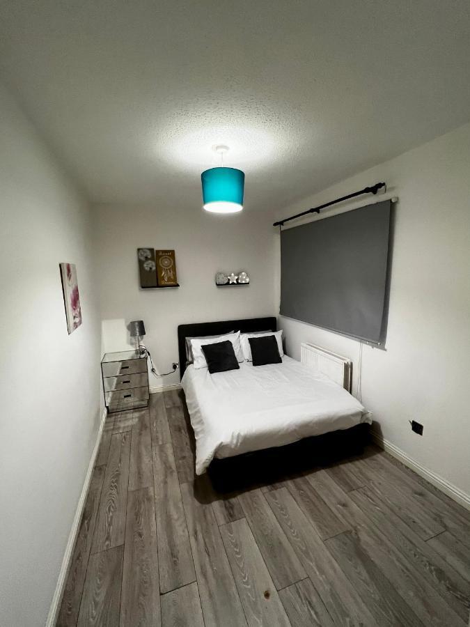 Lovely 2 Bedroom Apartment - Edinburgh City Centre מראה חיצוני תמונה