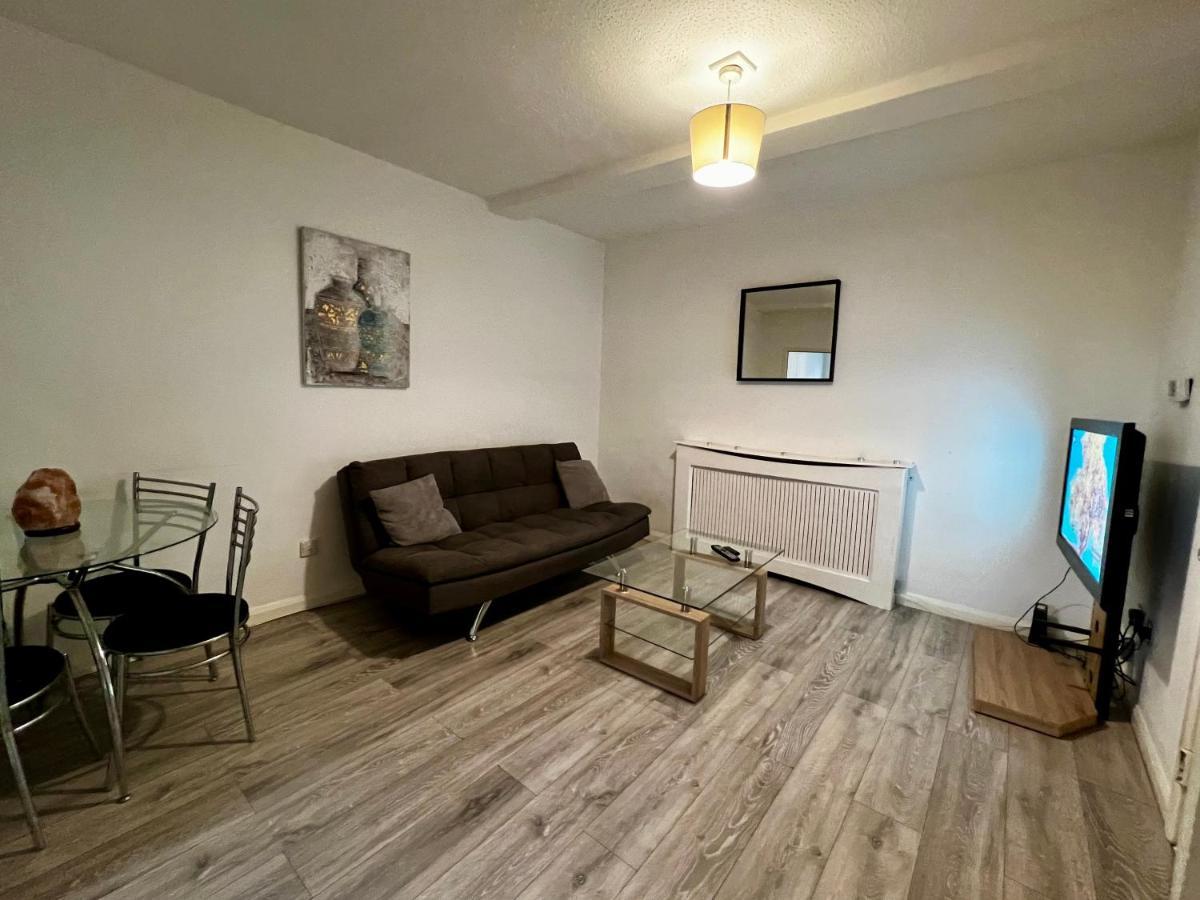 Lovely 2 Bedroom Apartment - Edinburgh City Centre מראה חיצוני תמונה